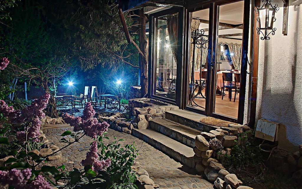 Pensiune-Restaurant Tara Luanei Sărata-Monteoru Kültér fotó