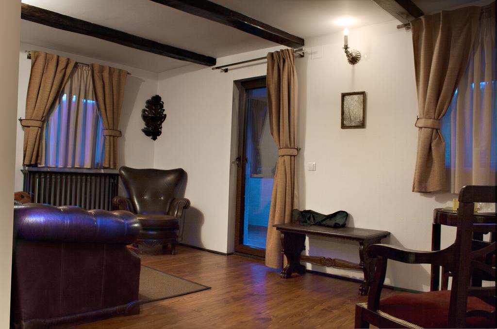 Pensiune-Restaurant Tara Luanei Sărata-Monteoru Szoba fotó